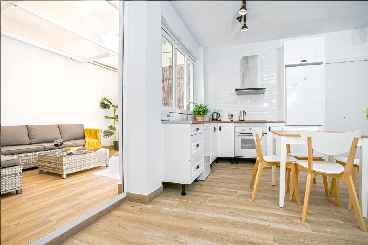 Precioso Apartamento Con Patio Málaga Buitenkant foto