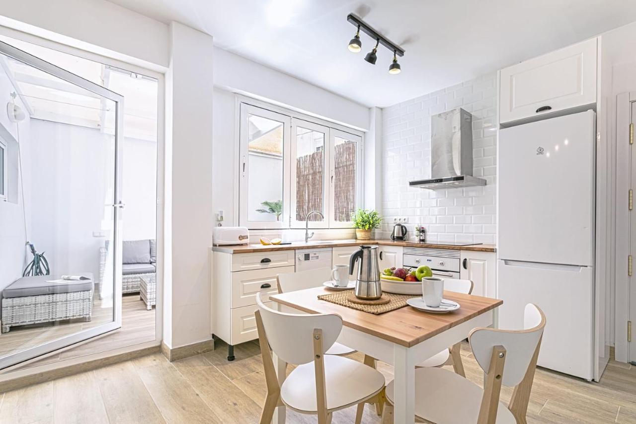 Precioso Apartamento Con Patio Málaga Buitenkant foto